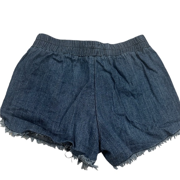 Hudson Girls Denim Shorts with frey style bottom - Picture 4 of 4